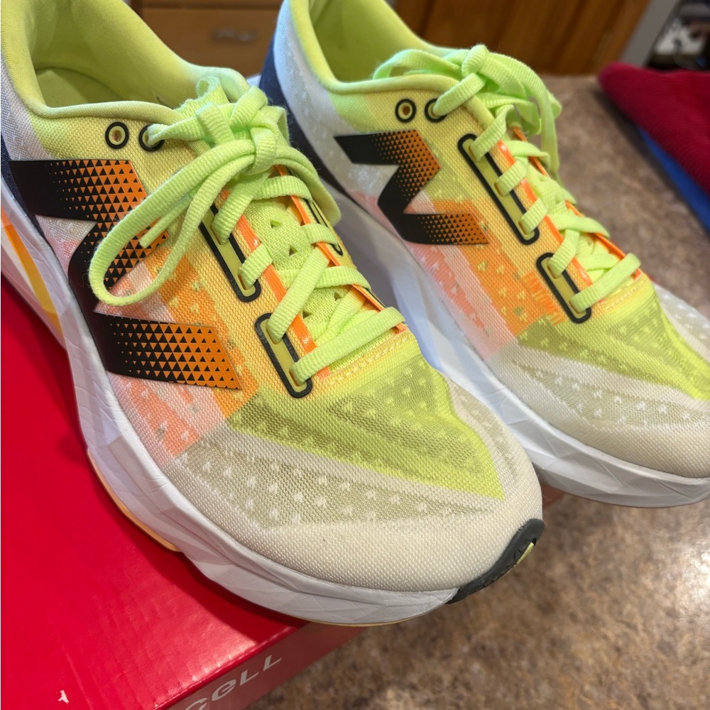 New Balance Rebel V4